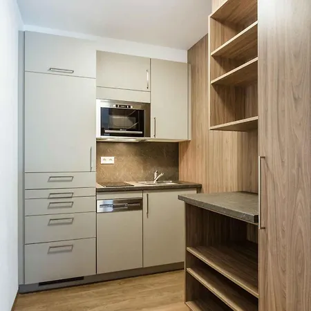 In - Salzburger Land 42910 *